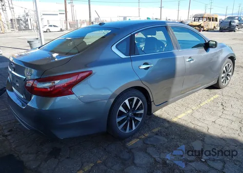 2018 Nissan Altima 2.5 Sv z USA, uszkodzony, nr VIN 1N4AL3AP3JC244014